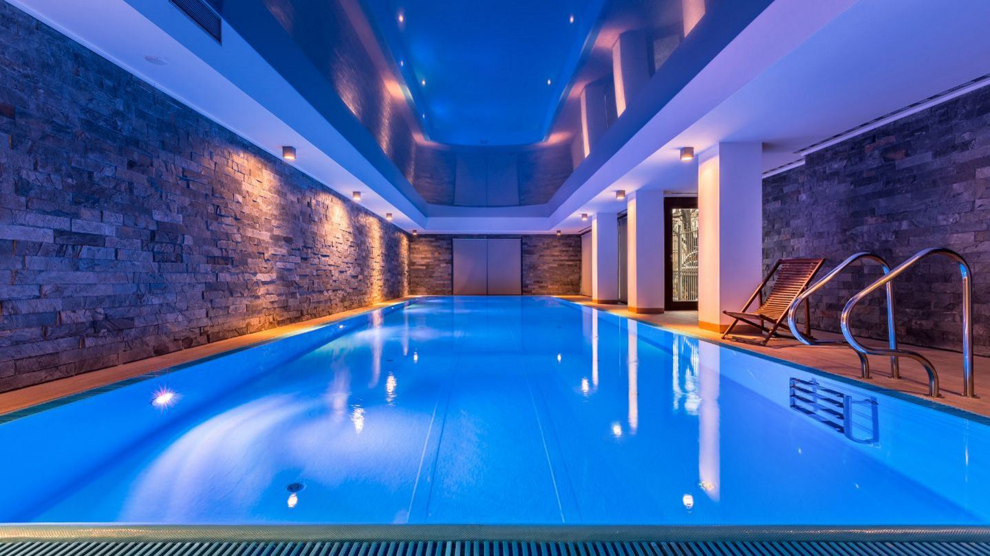 Hotel Pool